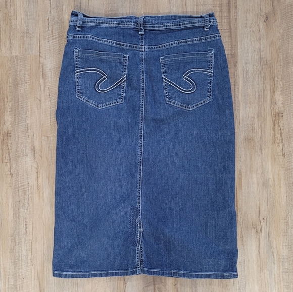 Knee Length Denim Skirt 9/10 - Picture 2 of 7